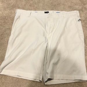 Men’s golf shorts